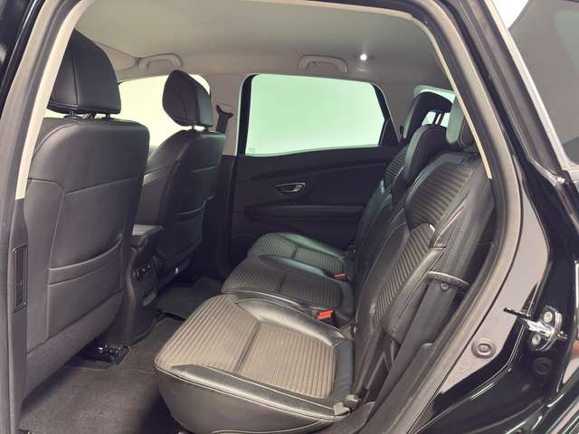 Renault Scenic — photo 14