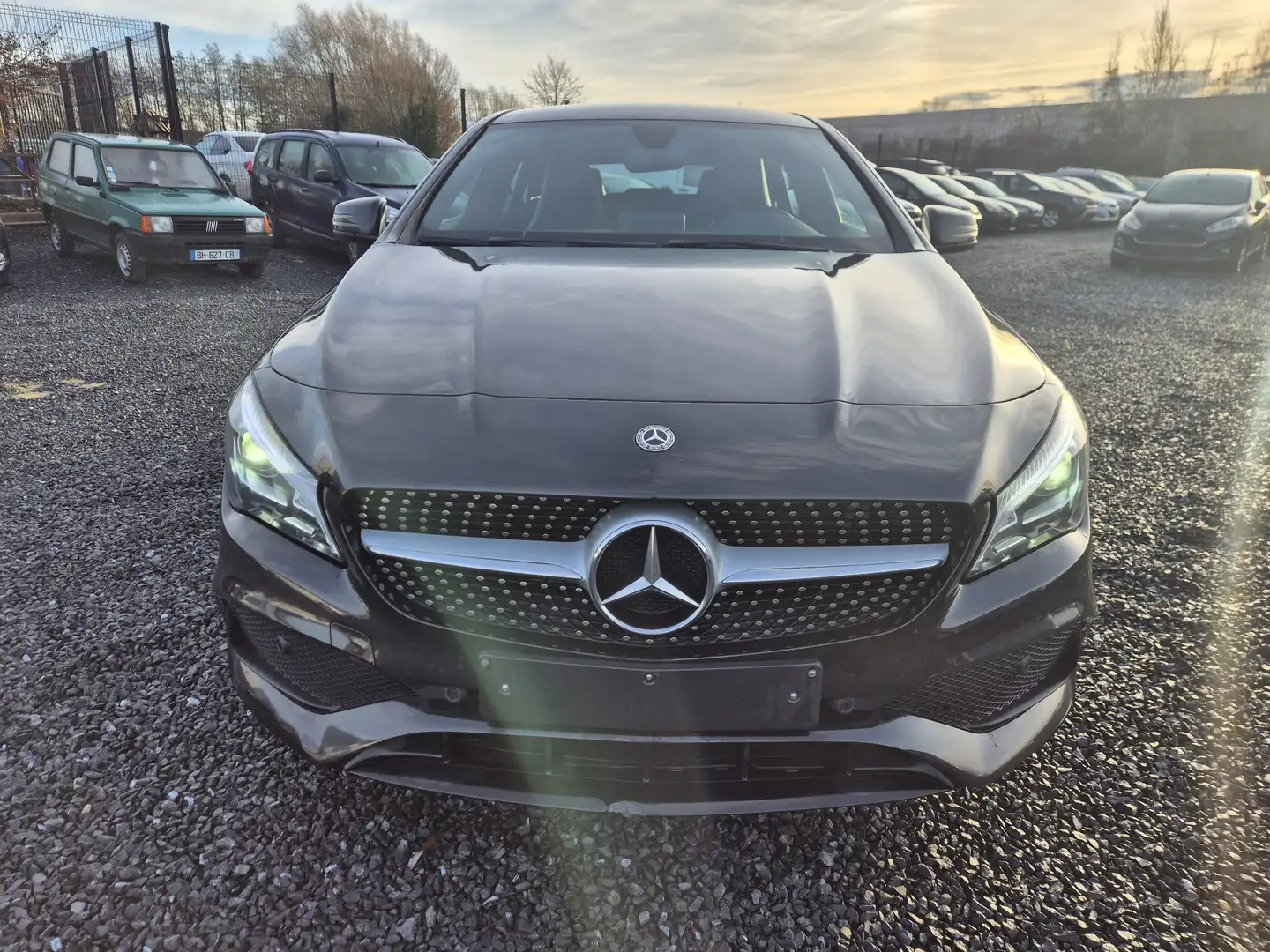 Mercedes-Benz CLA 180 d BE Edition//MARCHAND OU EXPORT// Noir - 2
