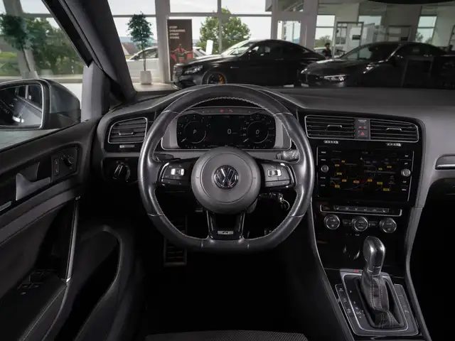 Volkswagen Golf view 11