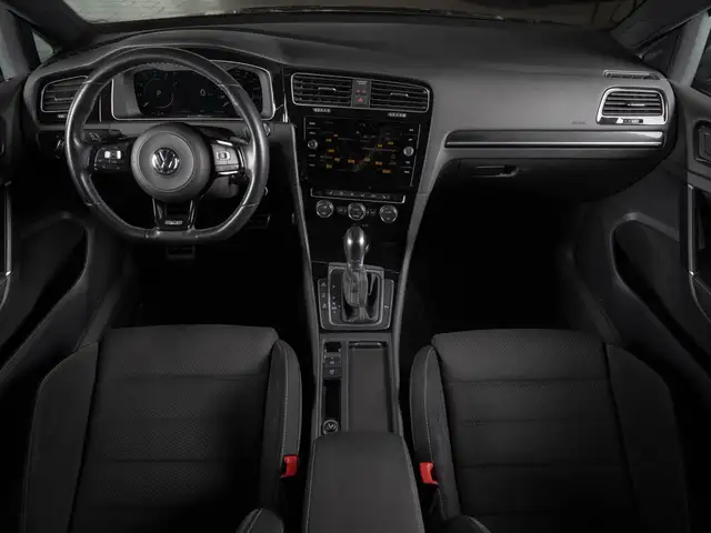 Volkswagen Golf view 12