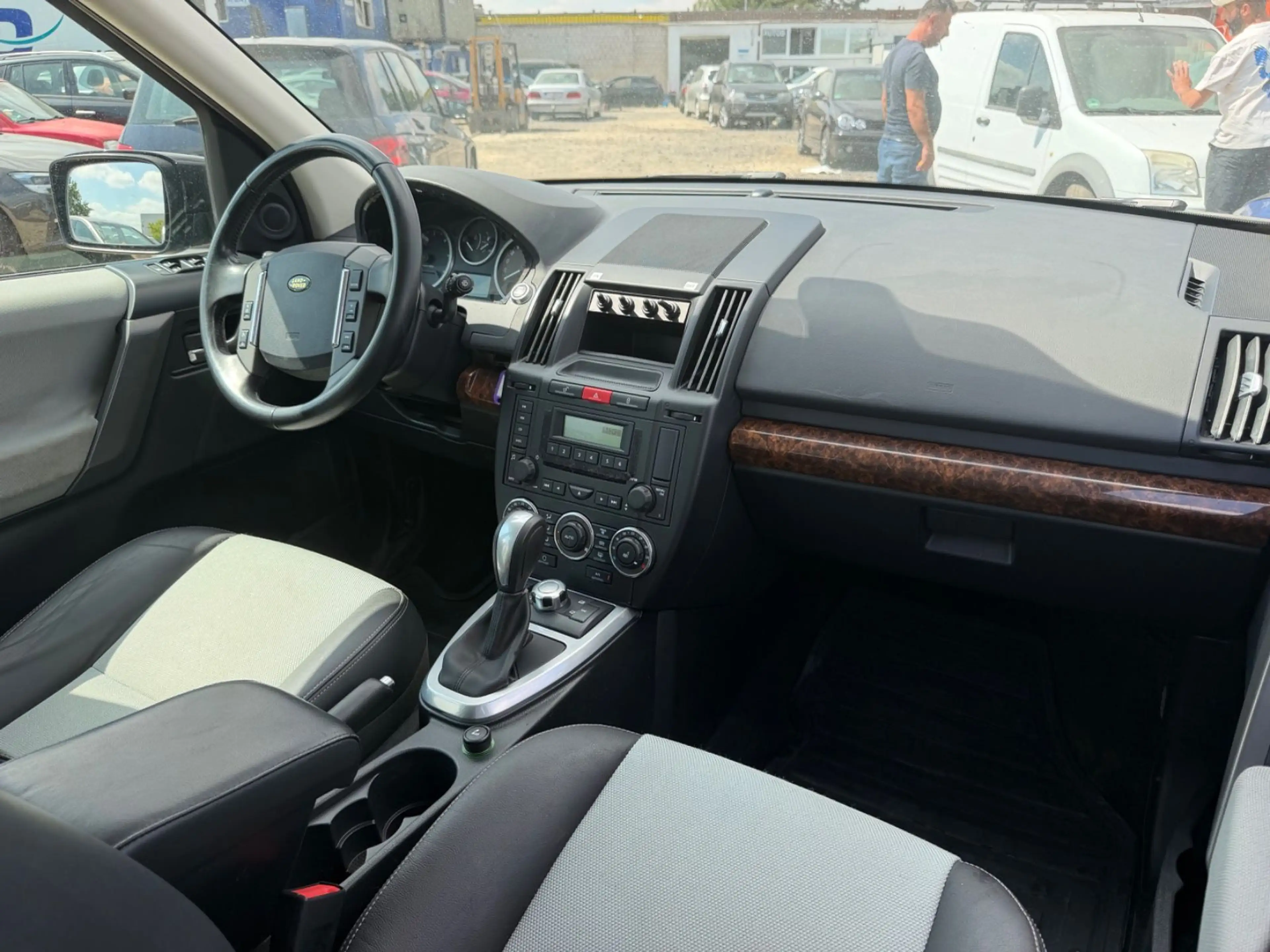 Land Rover Freelander 2 XE Limited Edition — photo 15