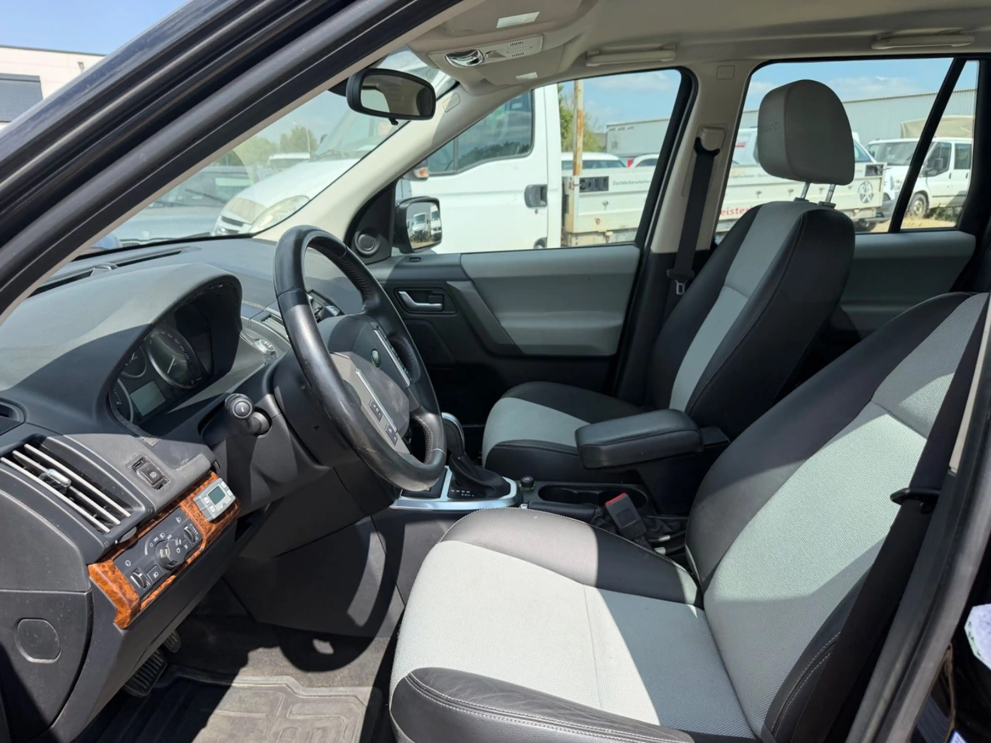 Land Rover Freelander 2 XE Limited Edition — photo 9