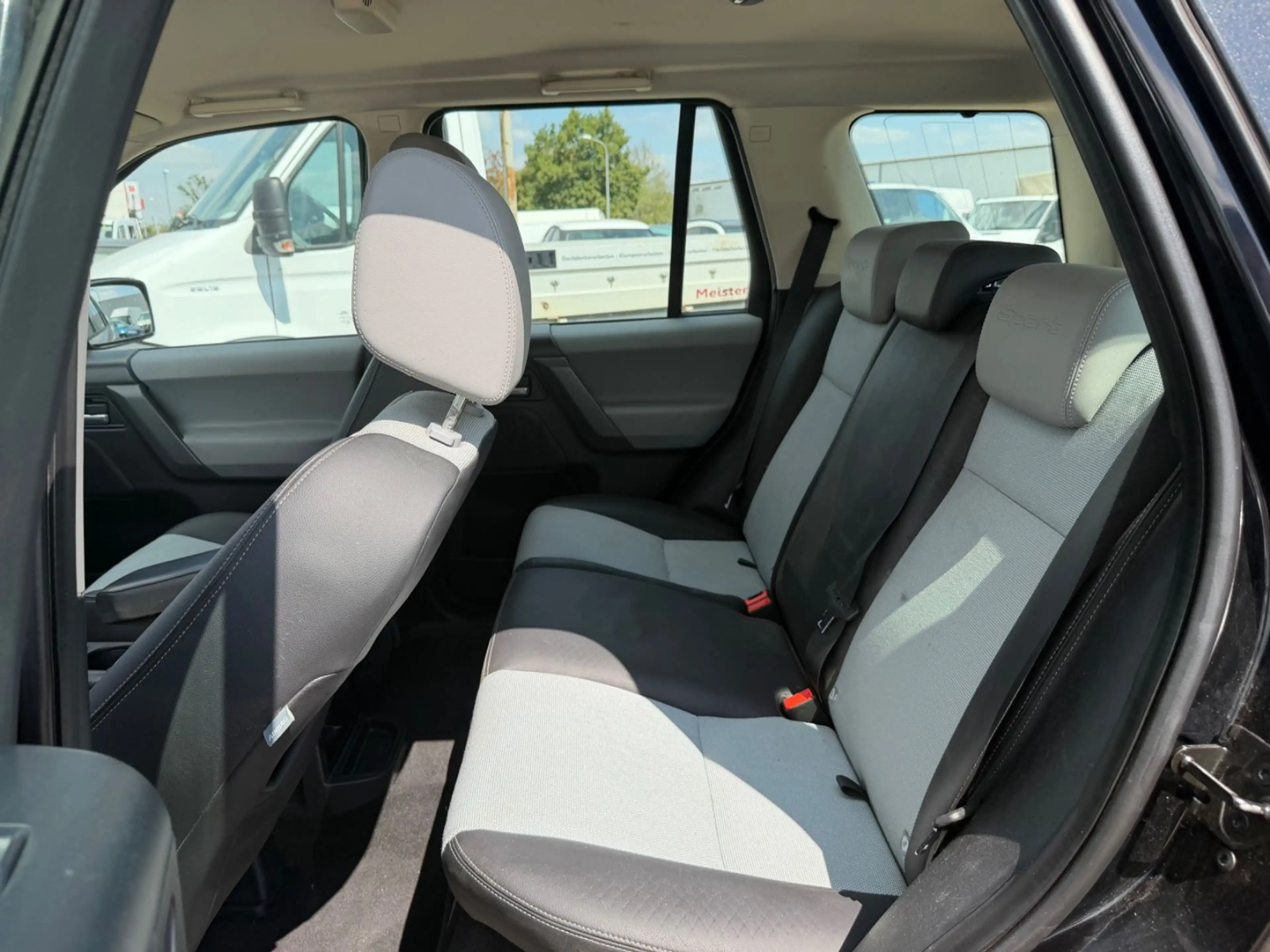 Land Rover Freelander 2 XE Limited Edition — photo 12