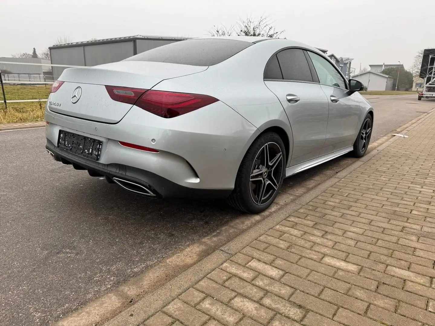 Mercedes-Benz Sonstige AMG Line CLA Coupé Adv+ NightP SHZ Keyl Nav 18Z... Silber - 2
