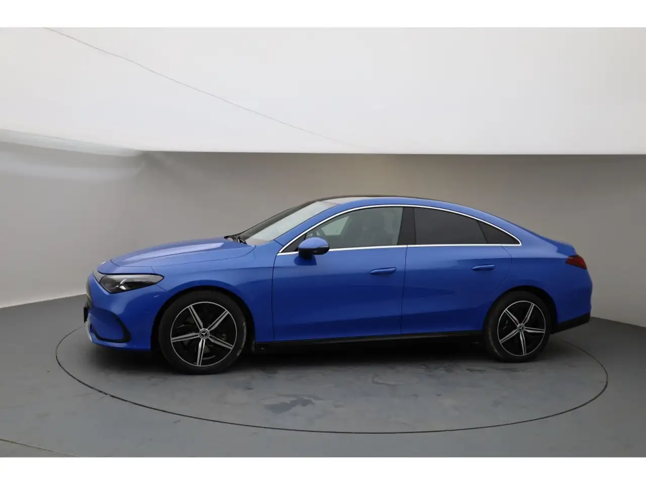 Mercedes-Benz CLA 200 Prog. AMG AHK Pano Distronic *sofort* 2