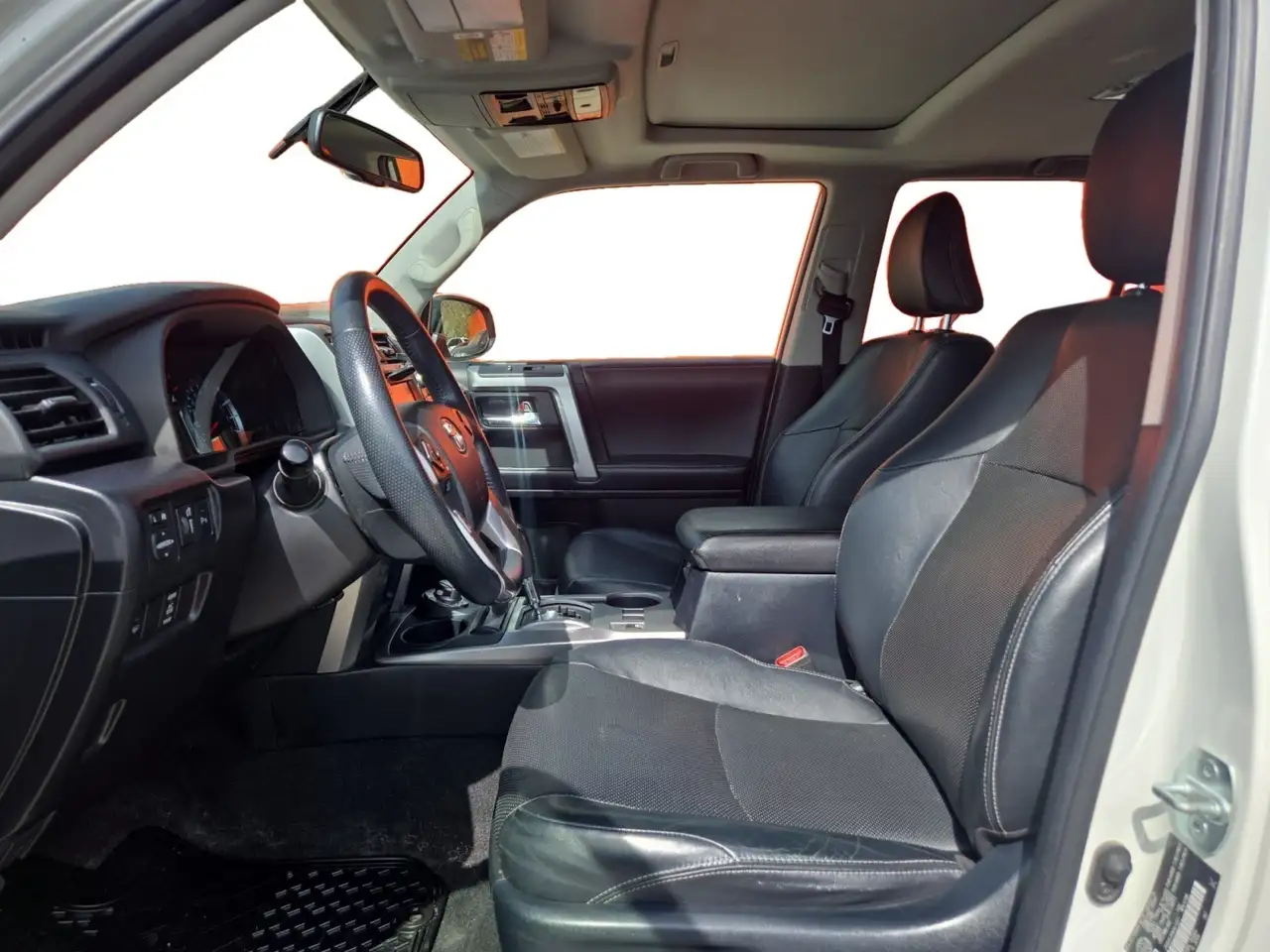 Toyota 4-Runner снимка Toyota 4-Runner