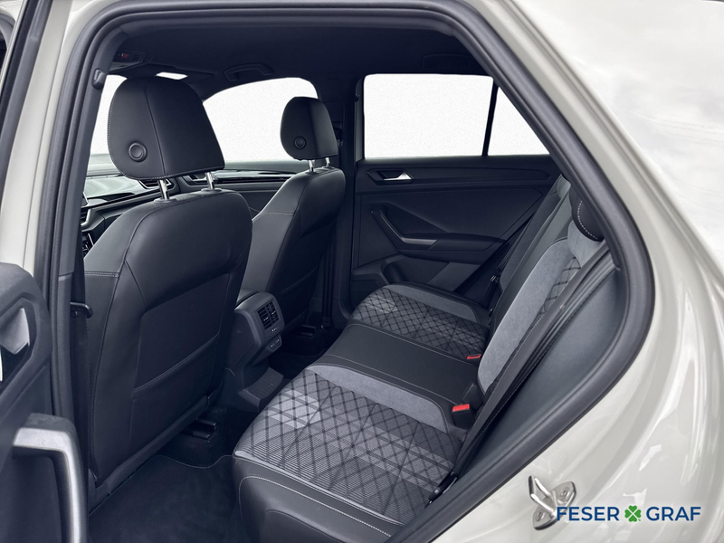 Volkswagen T-Roc 1.5 eTSI R-LINE AHK KAM NAVI ACC LED — photo 13