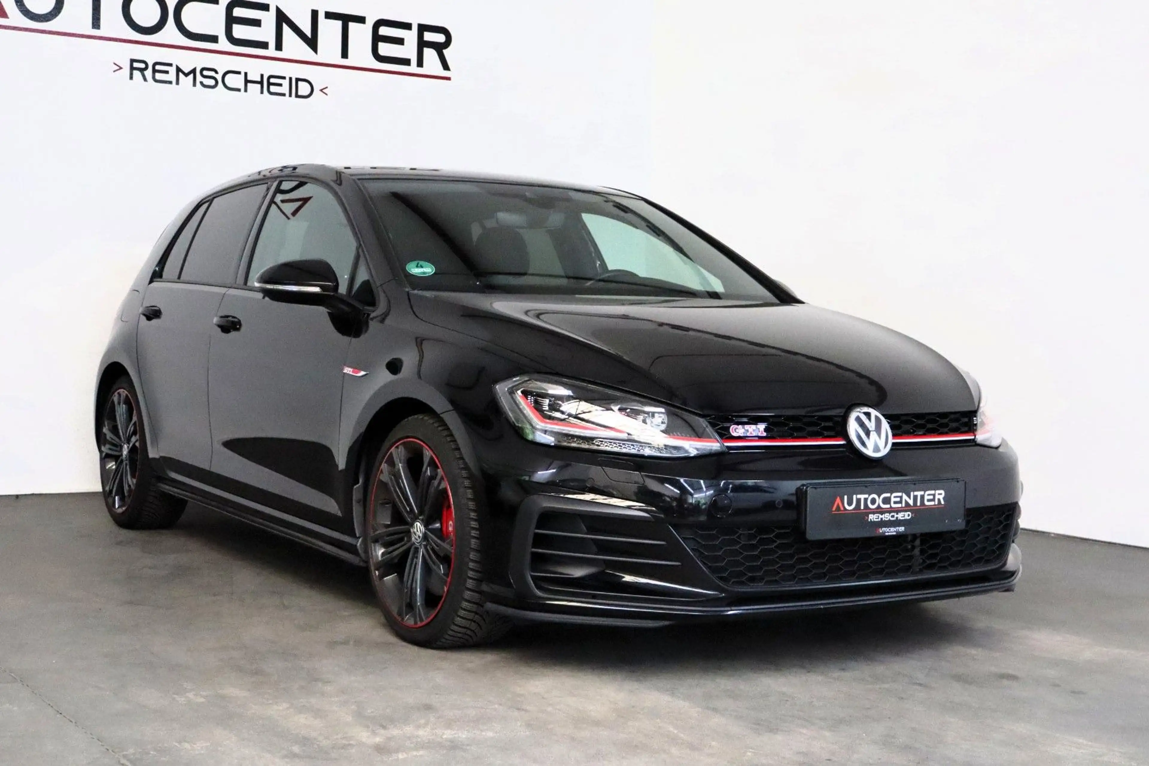 Volkswagen Golf VII GTI 2,0 TSI DSG Performance Virtual ACC — photo 3