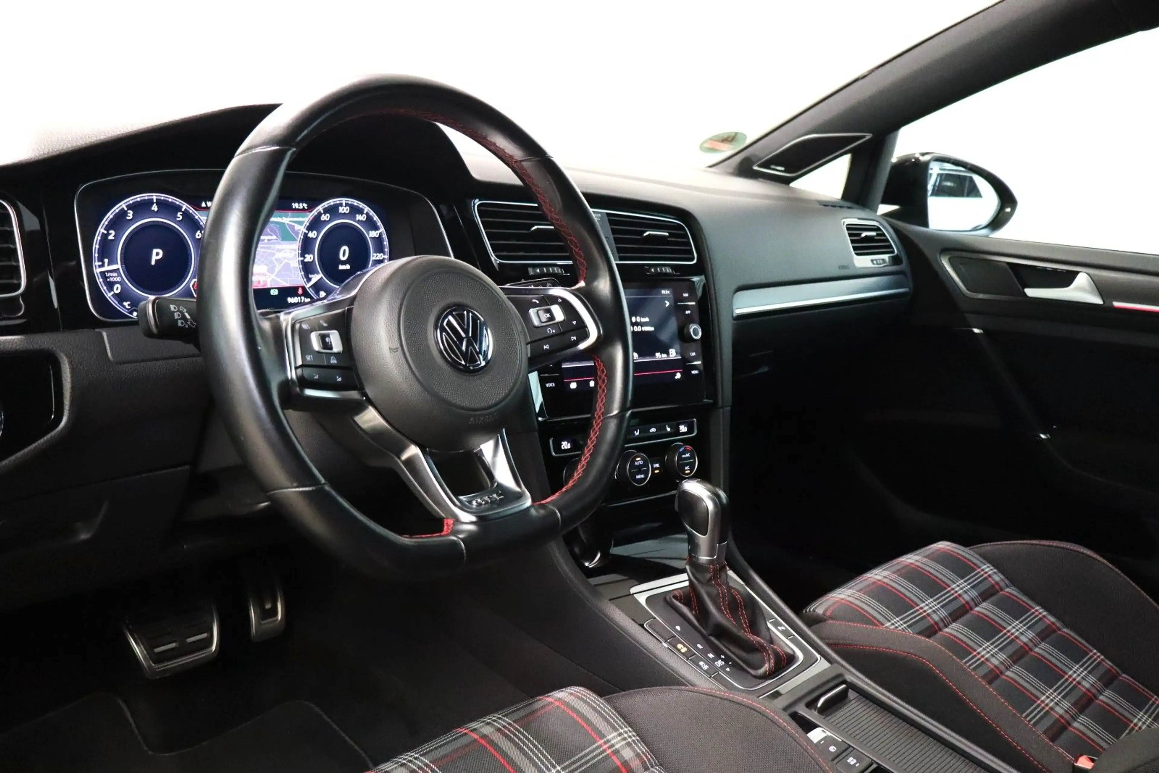 Volkswagen Golf VII GTI 2,0 TSI DSG Performance Virtual ACC — photo 7