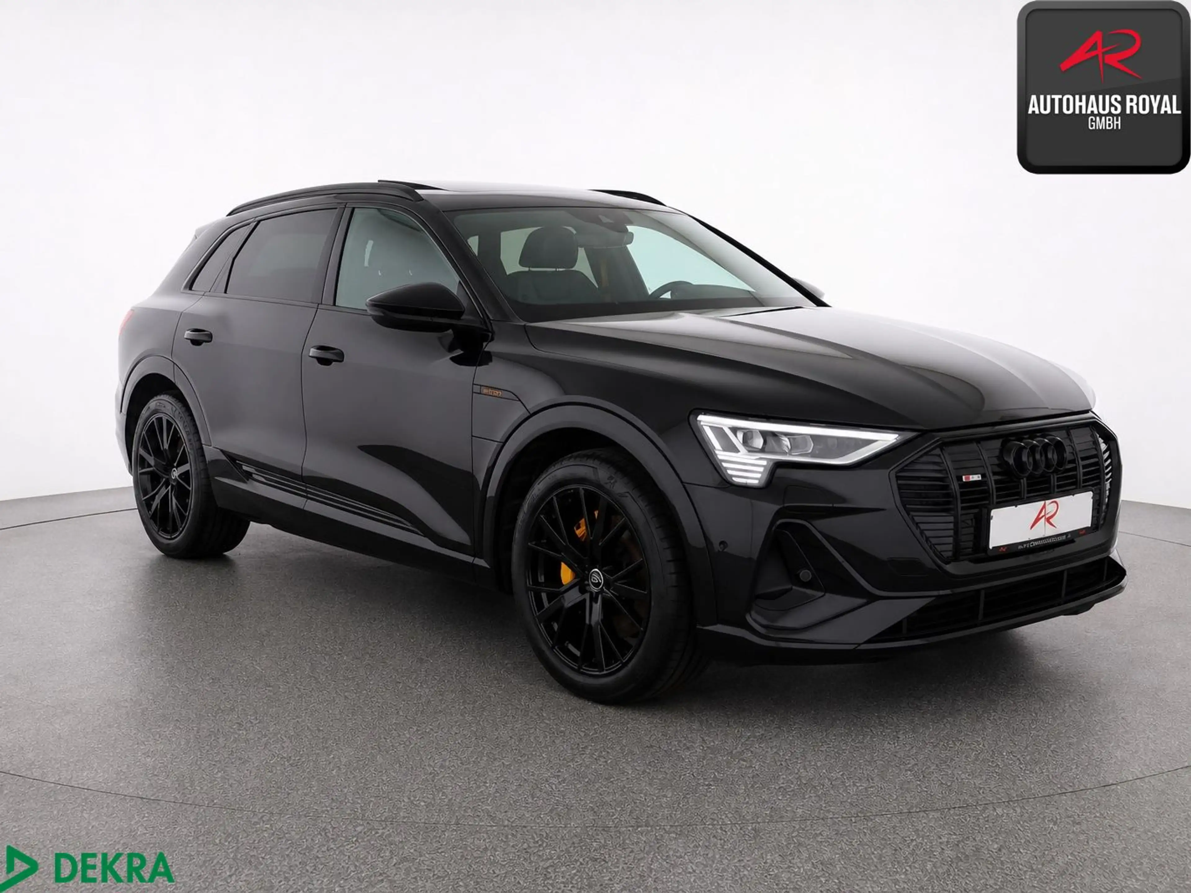 Audi e-tron 55 qu S LINE PANO,LUFT,MATRIX,HUD,B+O,AHK — photo 7