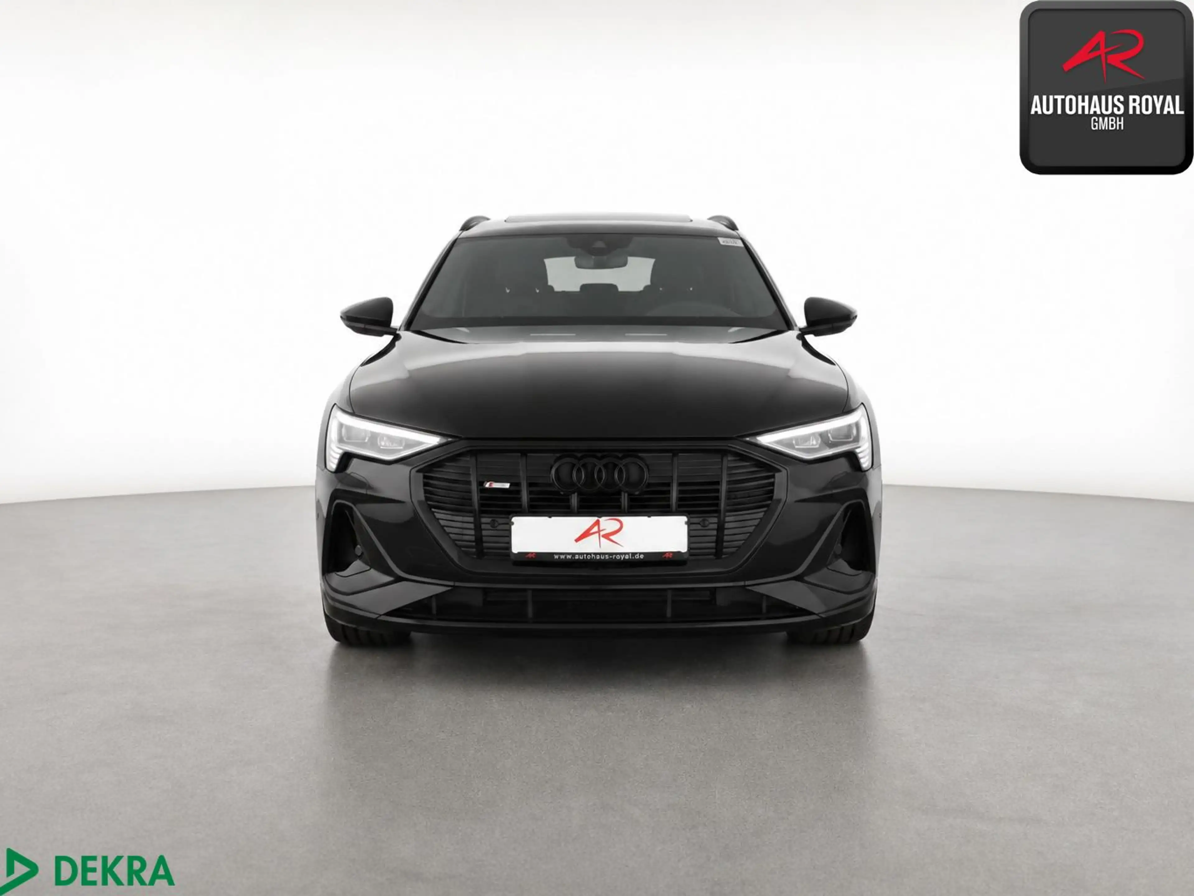 Audi e-tron 55 qu S LINE PANO,LUFT,MATRIX,HUD,B+O,AHK — photo 8