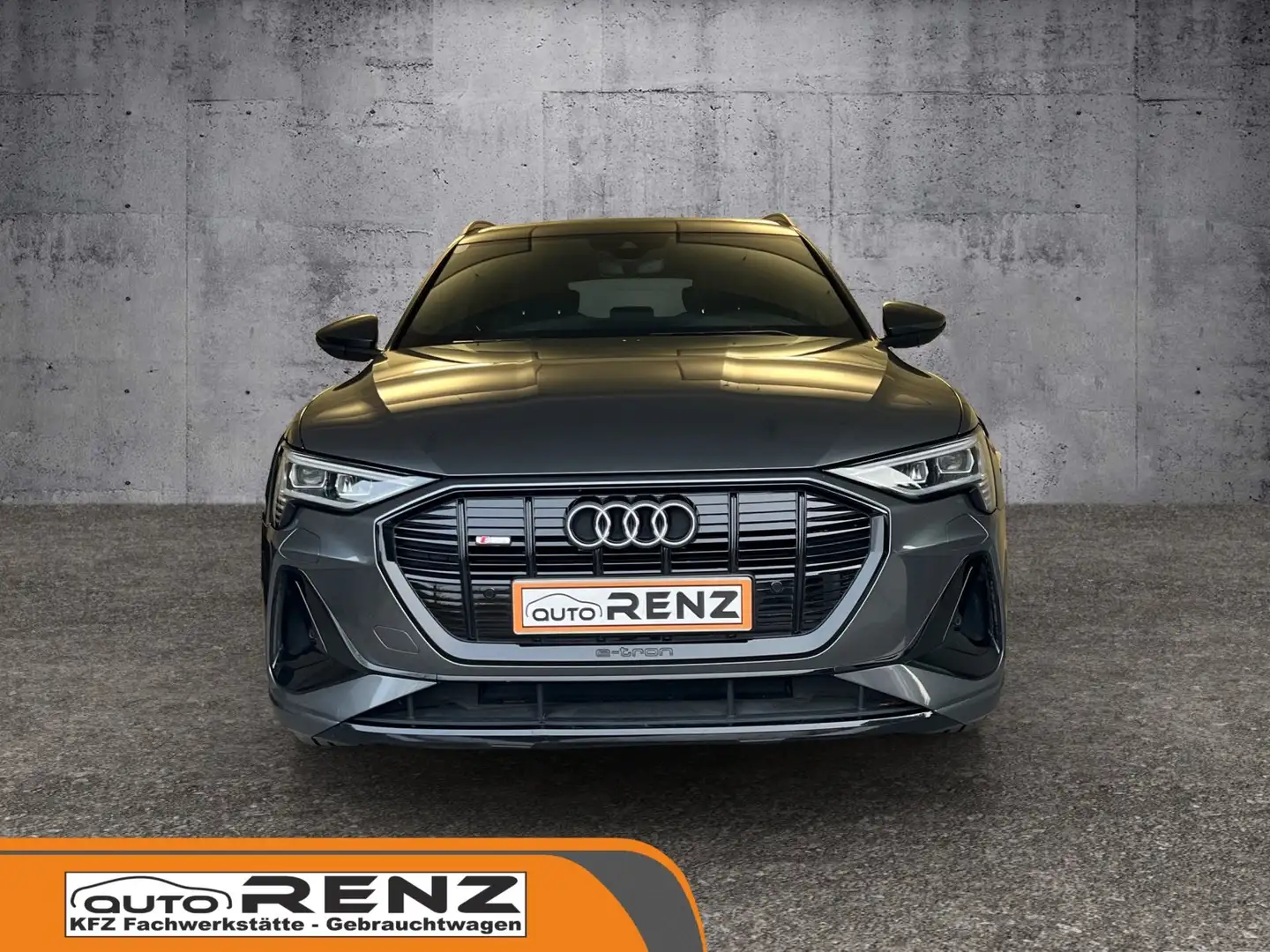 Audi e-tron 55 quattro 2x S-line, Werksgarantie bis 2026! Grijs - 2