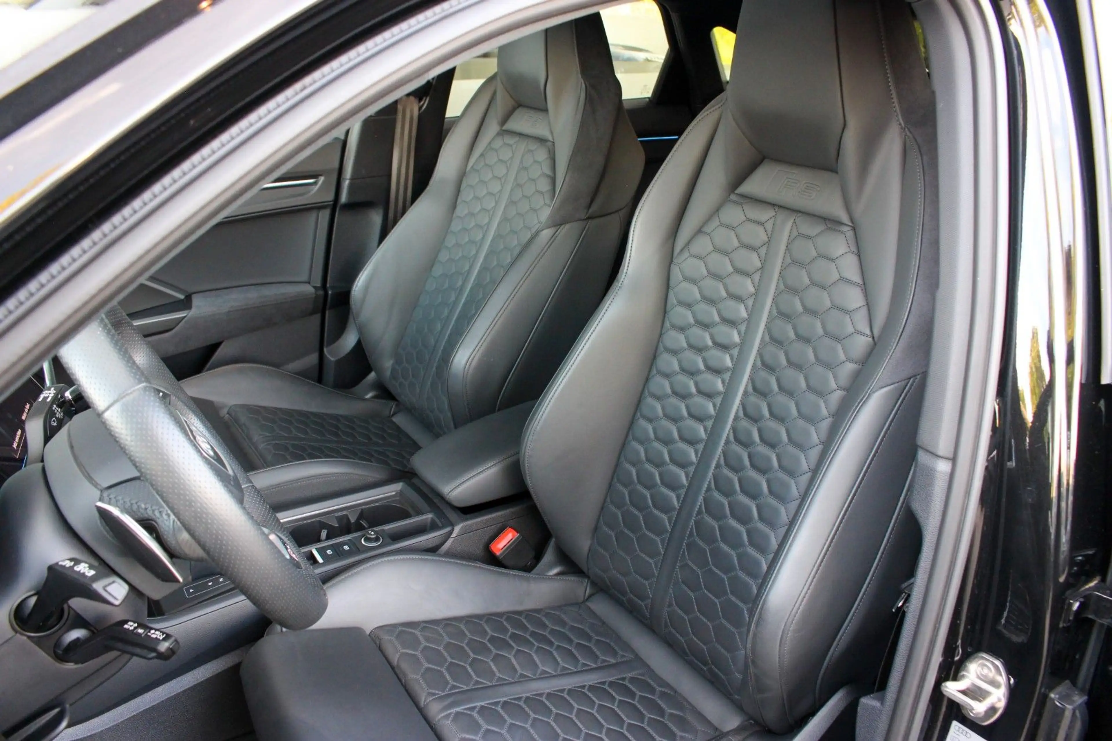 Audi RS Q3 Sportback / PANO / NAPPA / SONOS / 21 ZOLL — photo 10