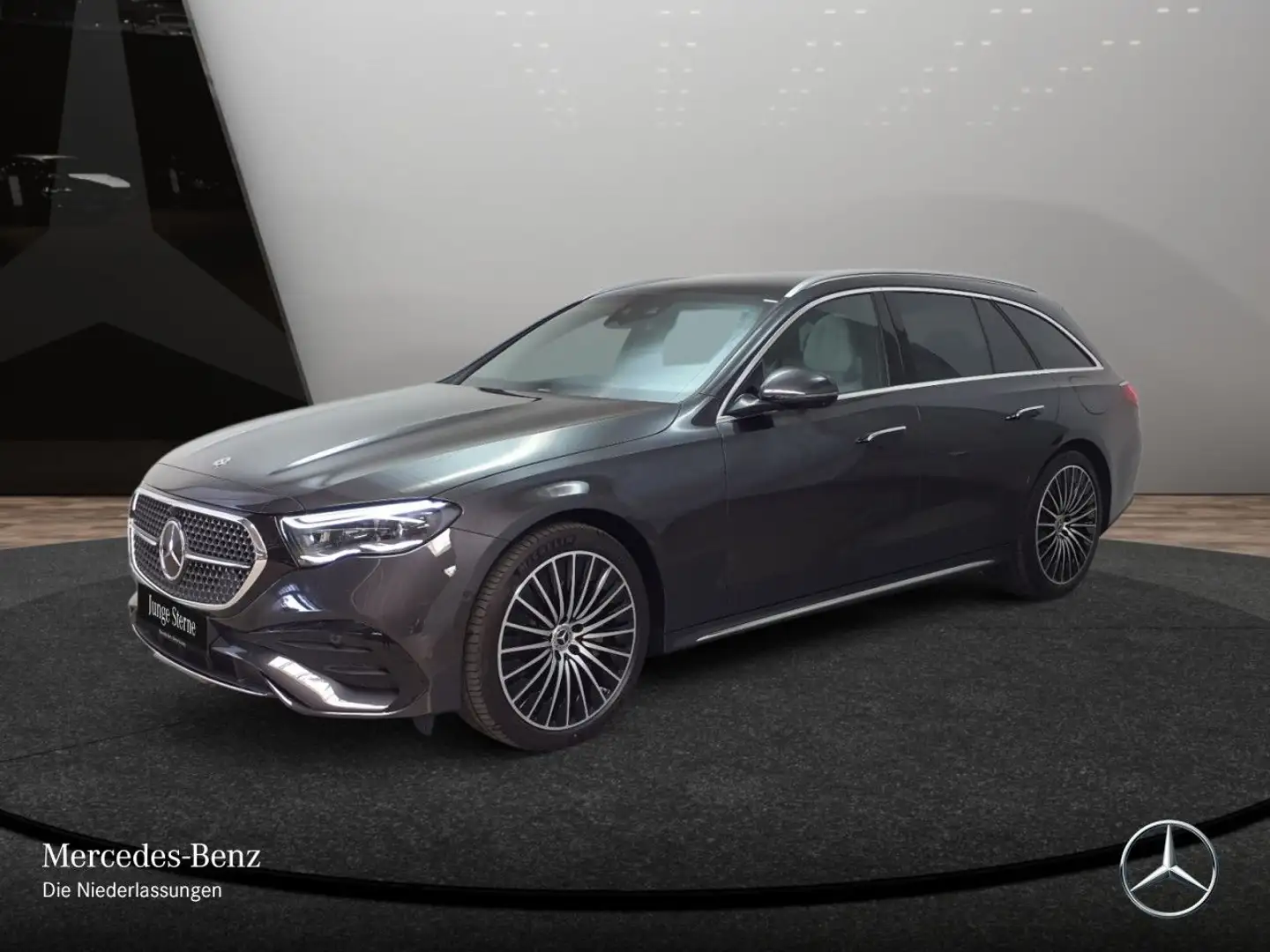 Mercedes-Benz E 300 de T 4M Hybrid AMG Fahrass 360° Airmat Pano Grijs - 2