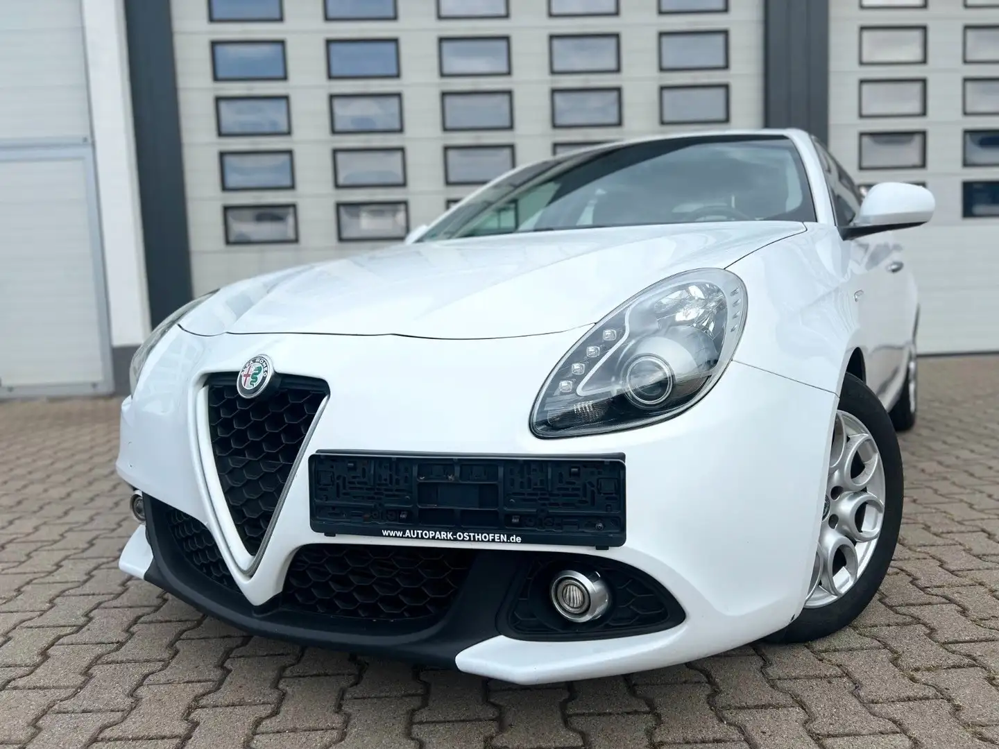 Alfa Romeo Giulietta Super Weiß - 1