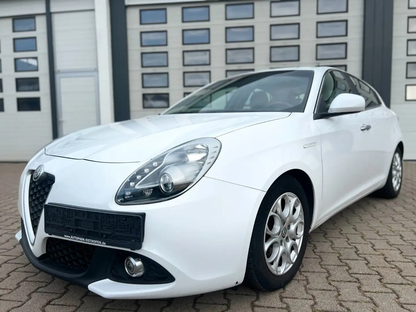 Alfa Romeo Giulietta Super Weiß - 2