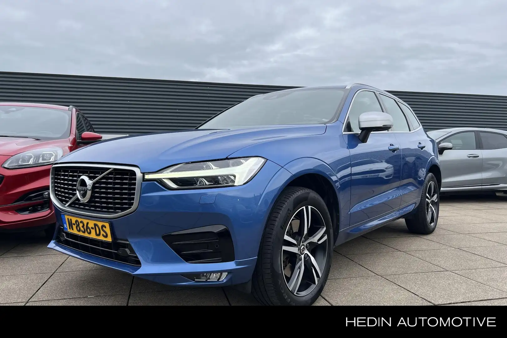 Volvo XC60 2.0 T5 AWD R-Design Blauw - 1