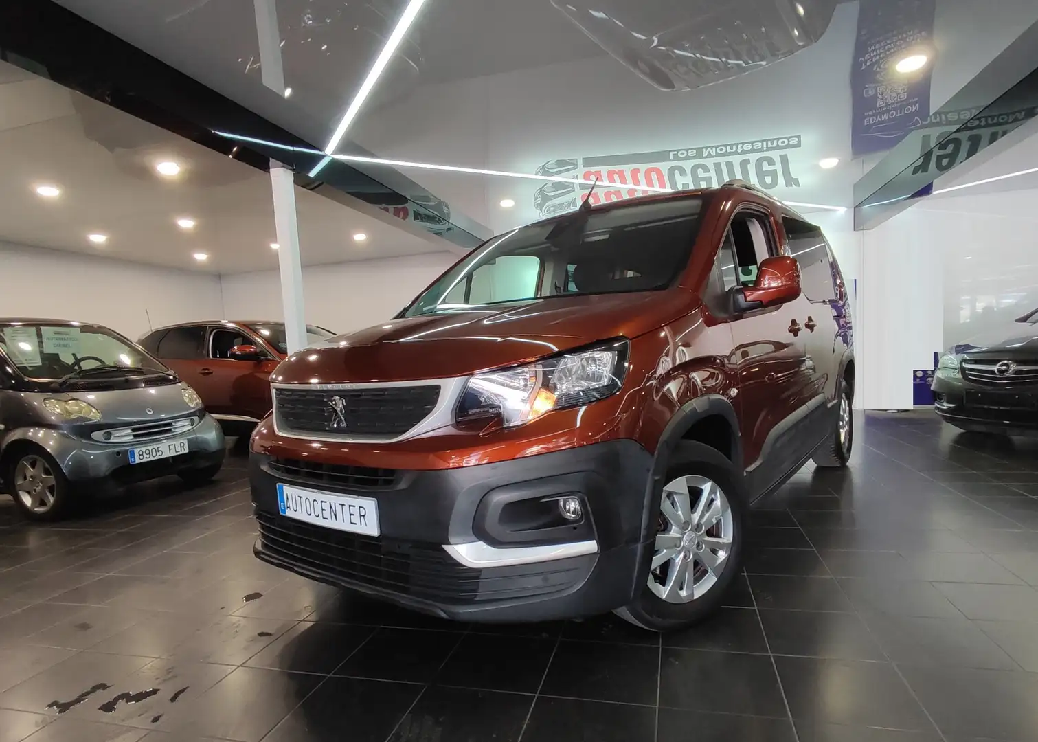 Peugeot Rifter 1.2 PureTech S&S Long Active NAV+ 110 Rot - 1