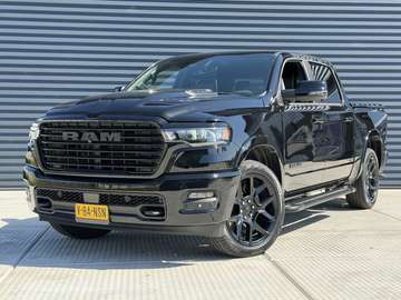 1500 LARAMIE Night SST Huricane 426 PK | Panorama