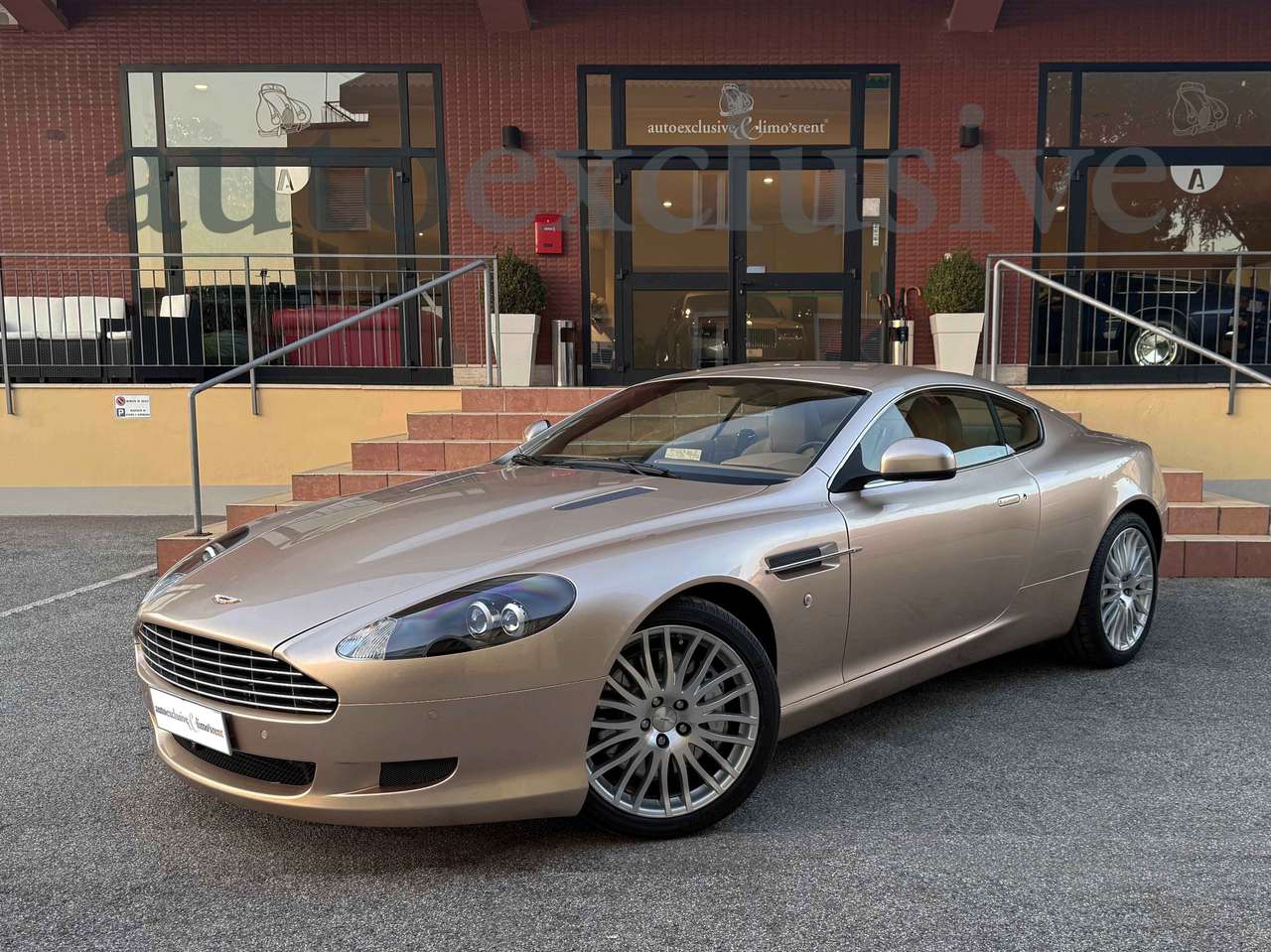 Aston Martin DB9 DB9 Coupé - One off specification - 546km