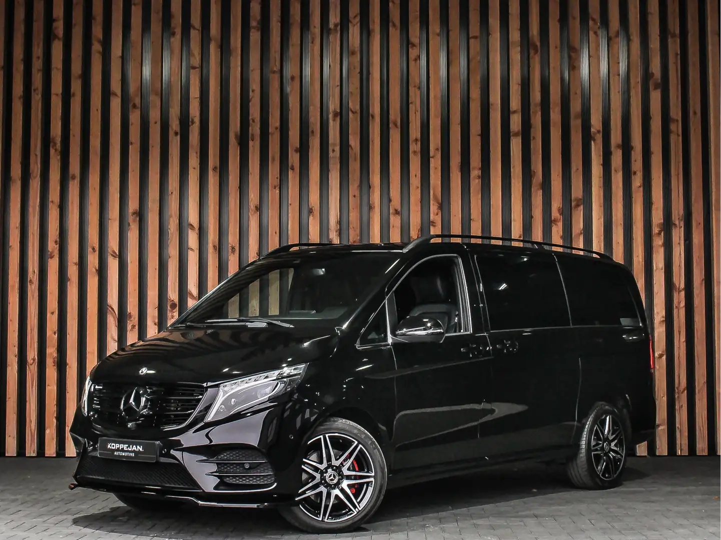 Mercedes-Benz V 250 250d 190PK Automaat 4-MATIC Lang Dubbele Cabine | Zwart - 2