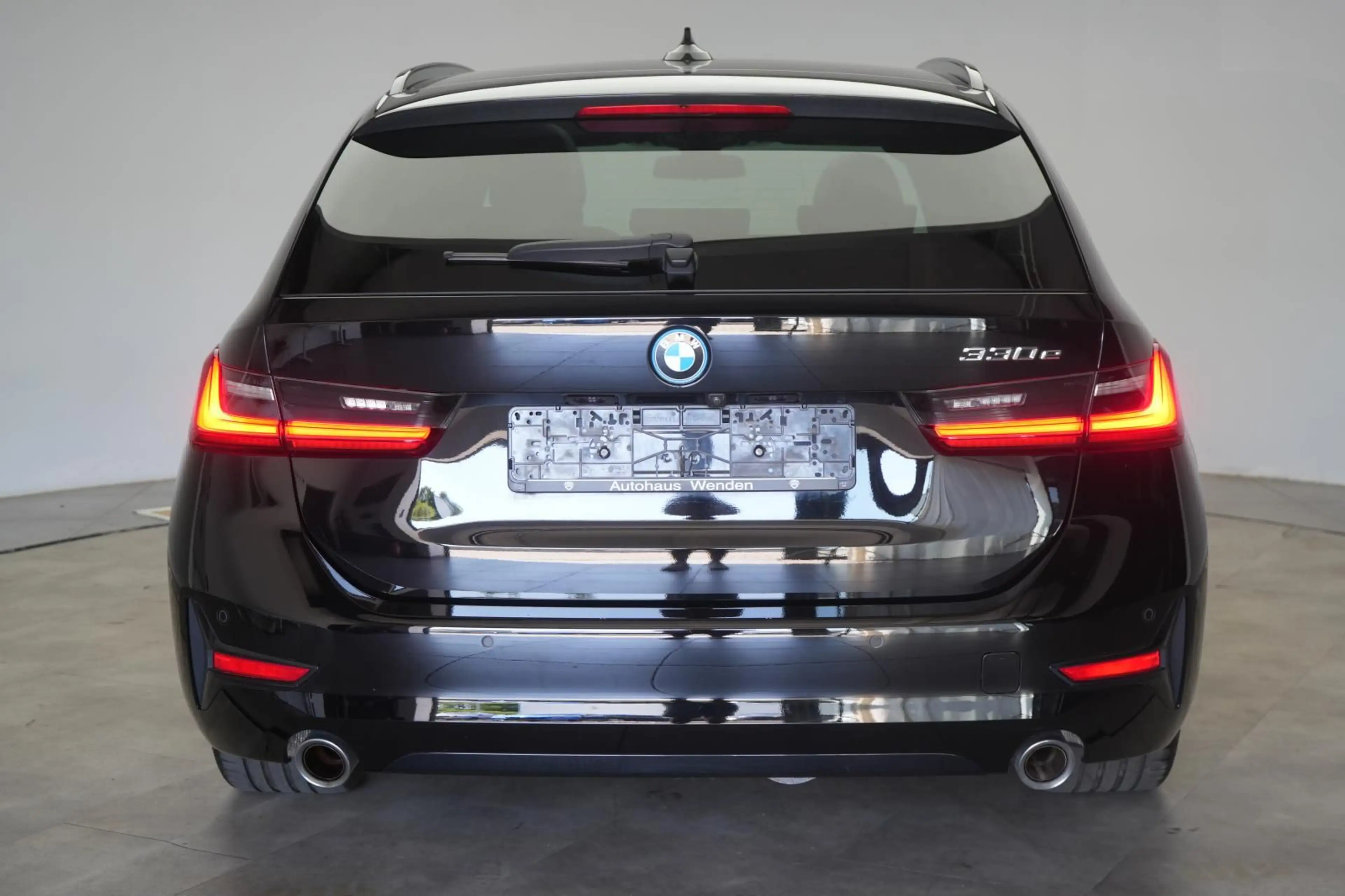 BMW 330 e Touring Sport Line Temp/Kamera/HUD/Pano/Vi — photo 5