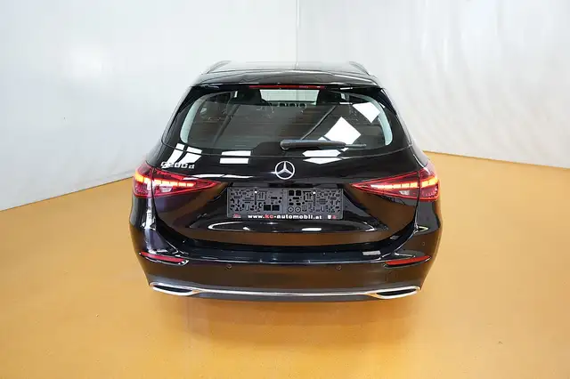 Mercedes-Benz C-Class view 6