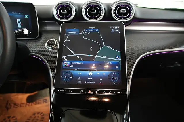 Mercedes-Benz C-Class view 14