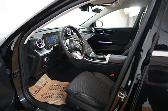Mercedes-Benz C-Class view 24
