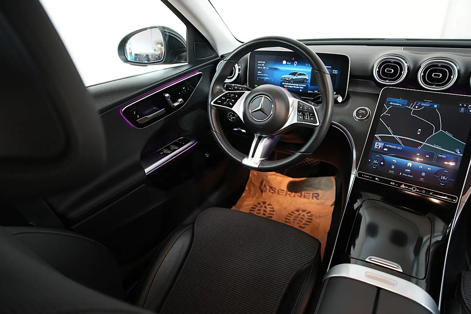 Mercedes-Benz C 200 d T Avantgarde Aut. Schwarz - 2