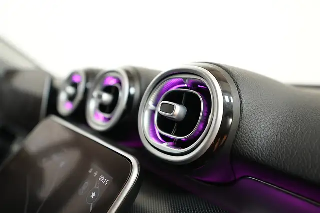 Mercedes-Benz C-Class view 22