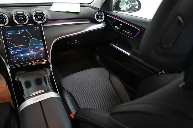 Mercedes-Benz C-Class view 13