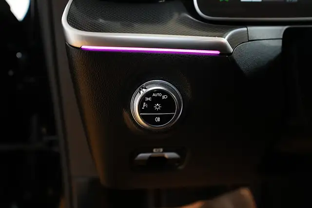 Mercedes-Benz C-Class view 28