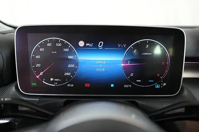 Mercedes-Benz C-Class view 29