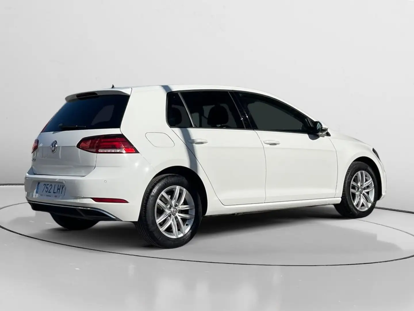 Volkswagen Golf Advance Weiß - 2