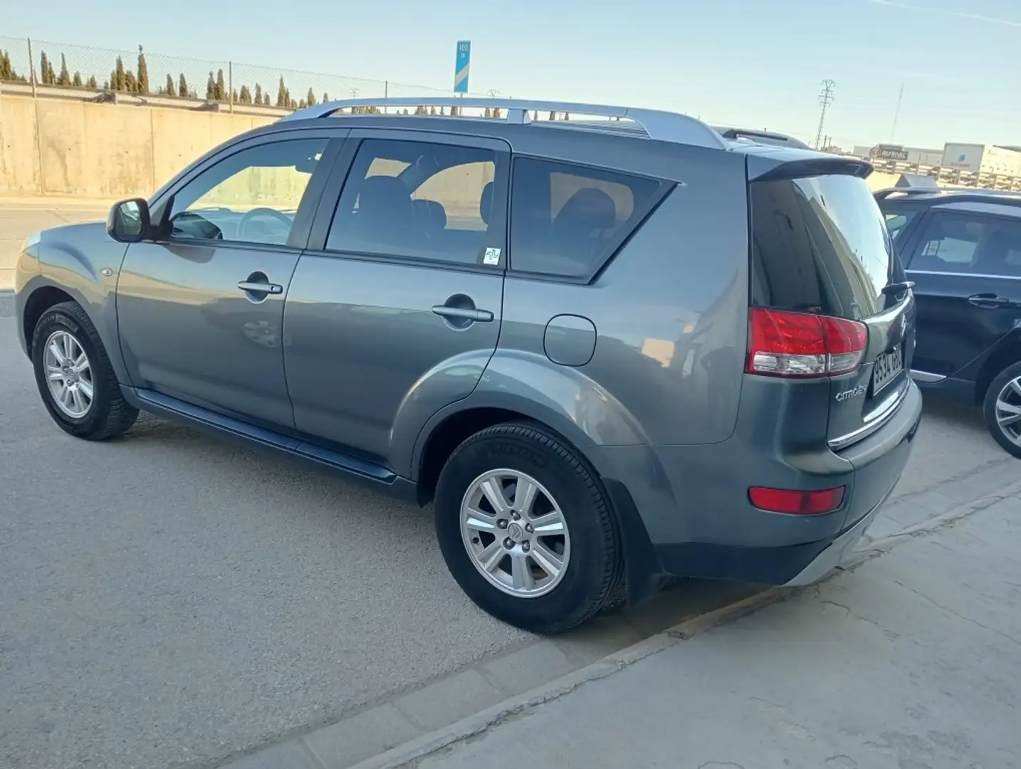 Citroen C-Crosser 2.2HDI Exclusive Grau - 2