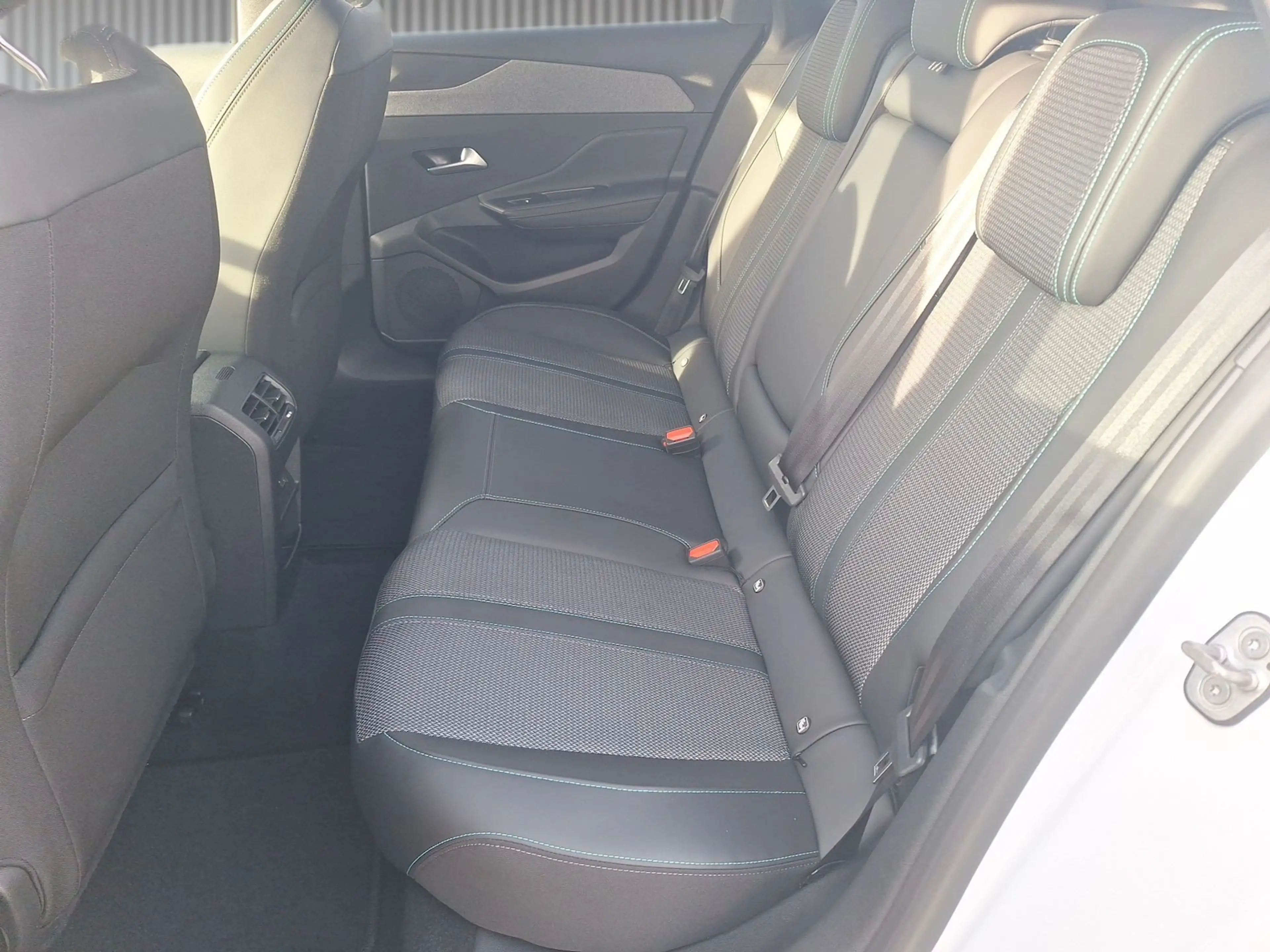 Peugeot 308 Allure LED*adapt.Tempomat*Kamera*Winterpaket — photo 10