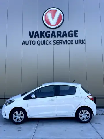 Toyota Yaris 1.0I ACTIVE