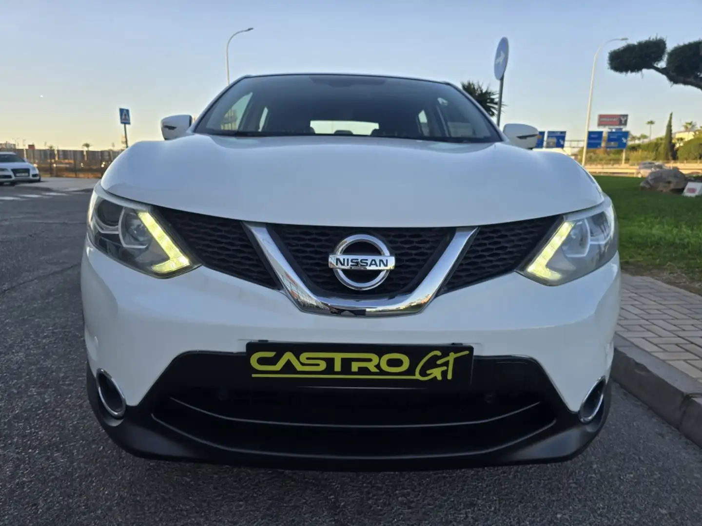 Nissan Qashqai 1.2 DIG-T Acenta 4x2 Blanc - 2