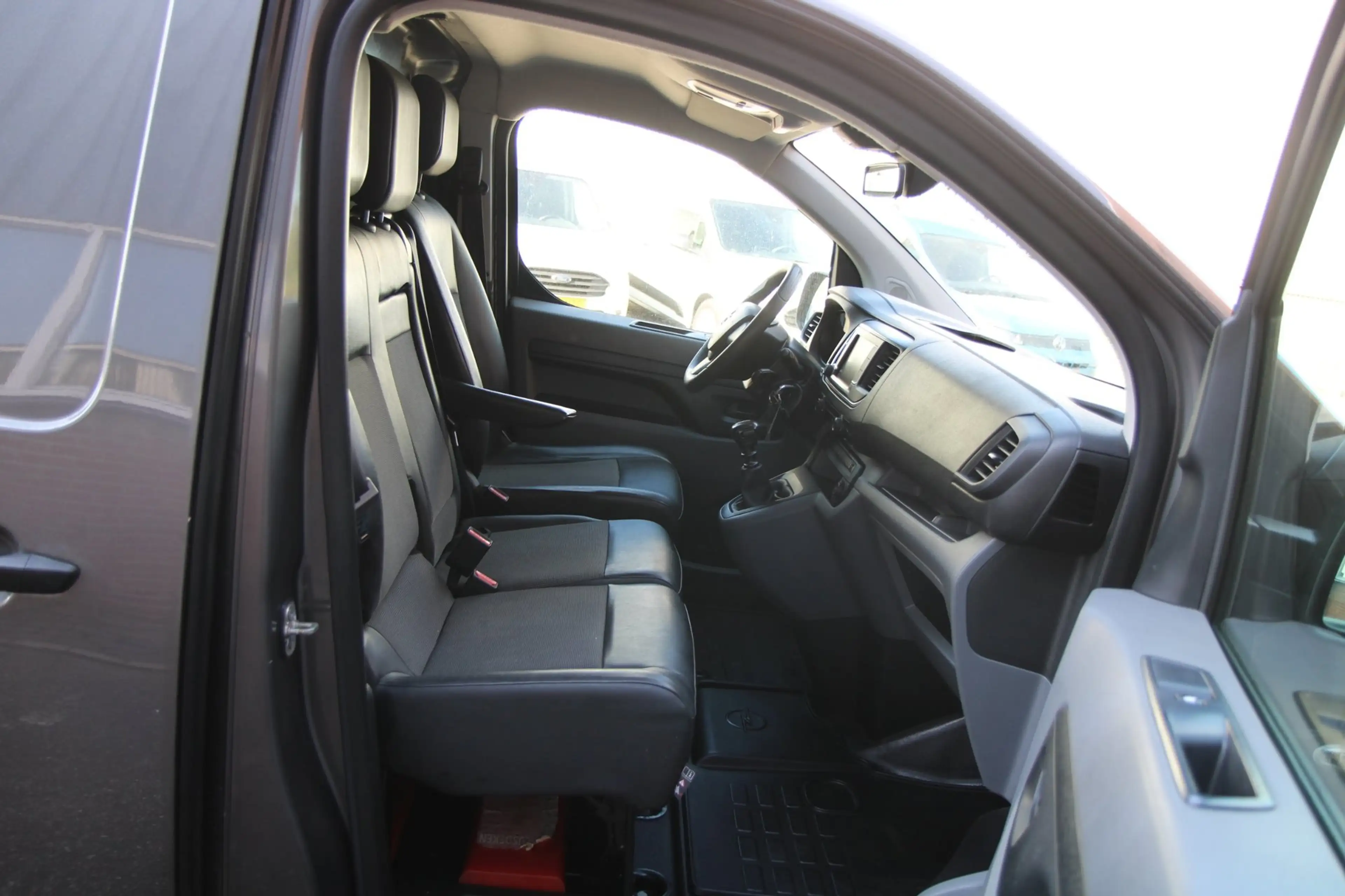 Opel Vivaro 2.0 CDTI L3H1 Edition / Imperiaal / Camera / Trekh — photo 4