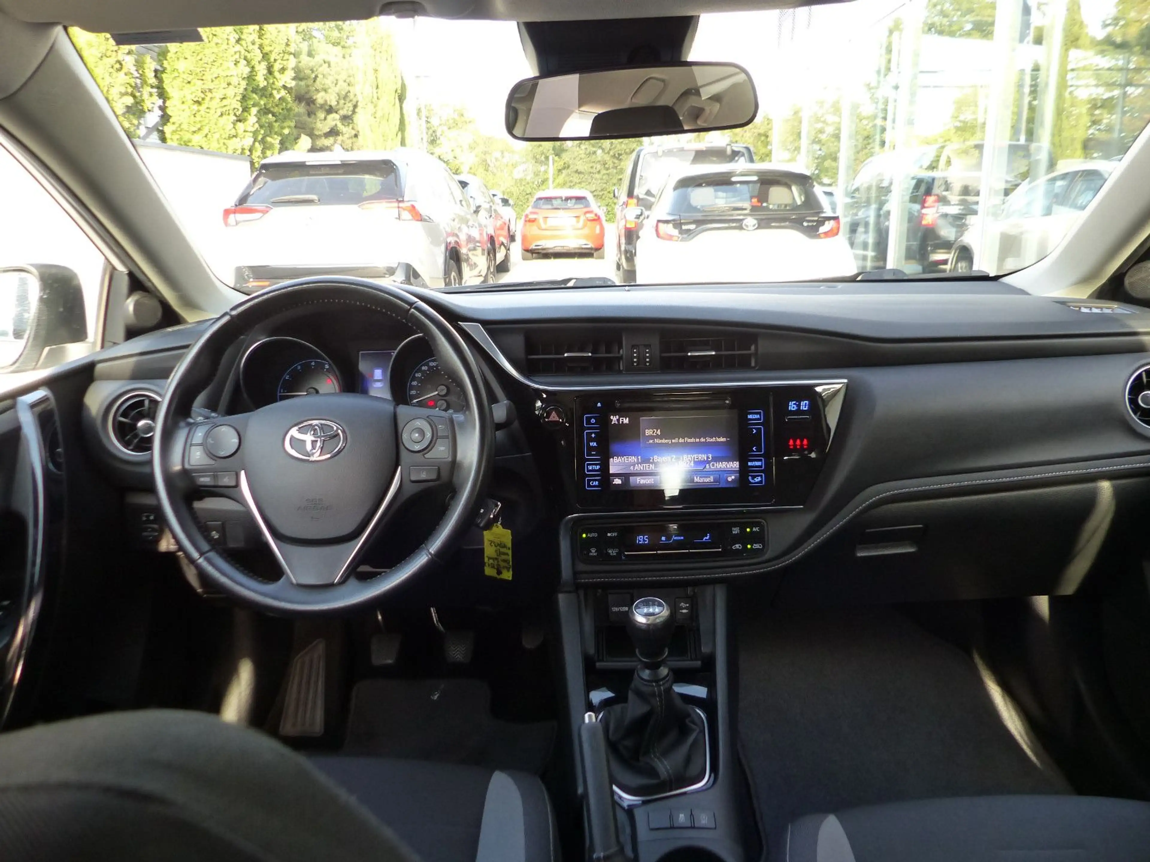 Toyota Auris 1,2 Comfort — photo 8