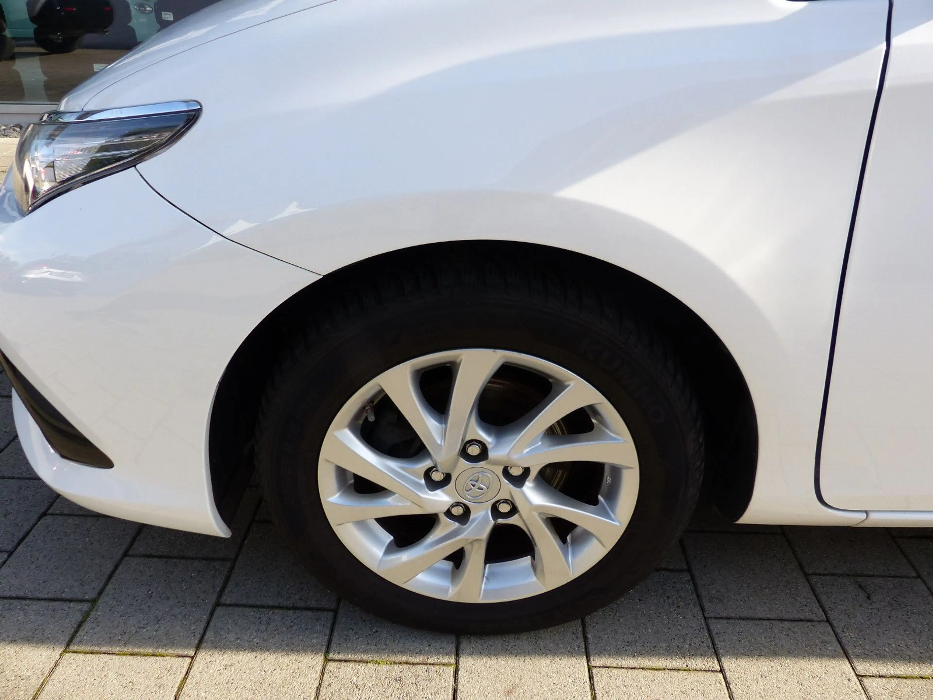 Toyota Auris 1,2 Comfort — photo 15
