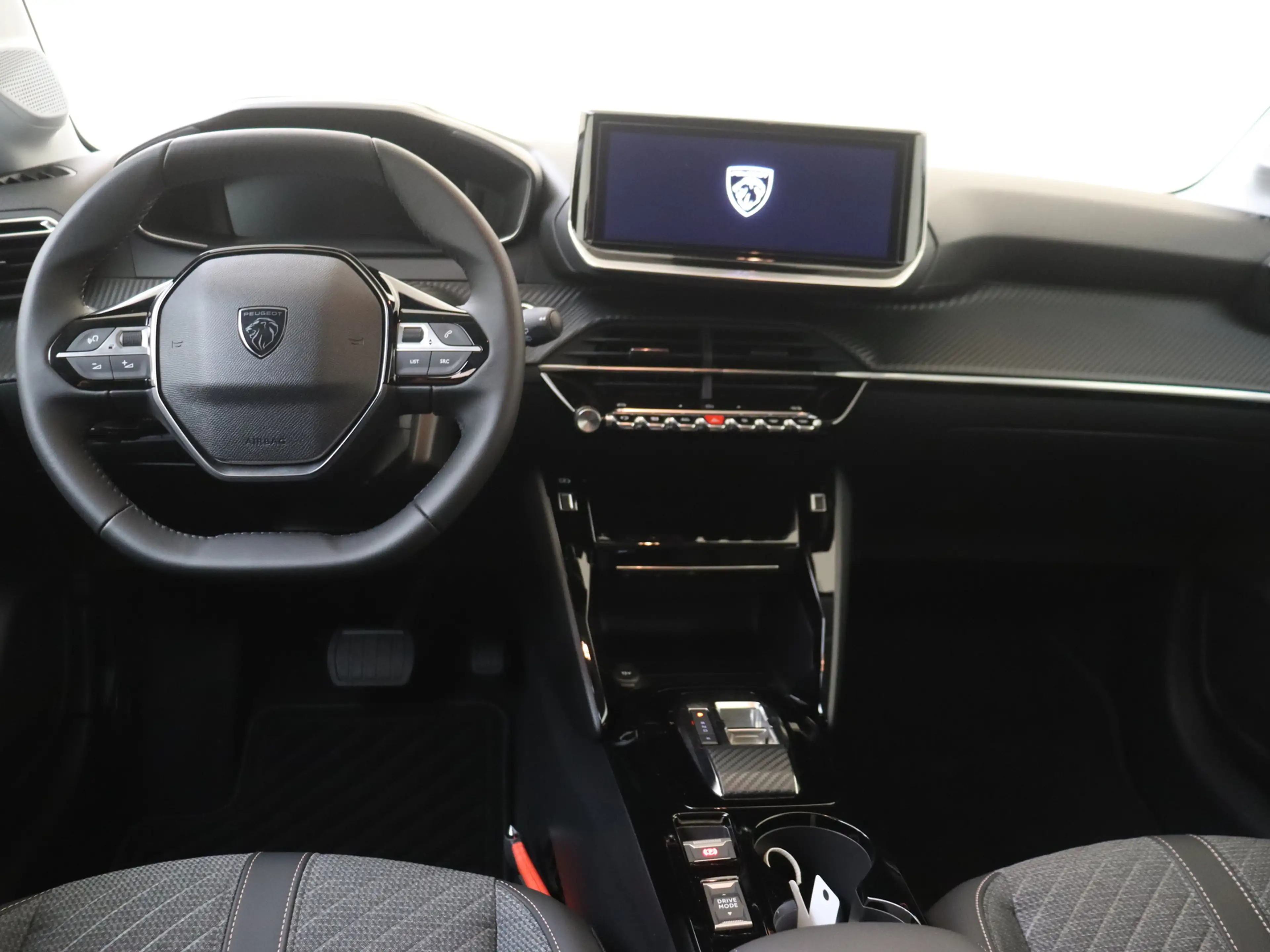 Peugeot e-208 EV Allure 50 kWh YP — photo 5