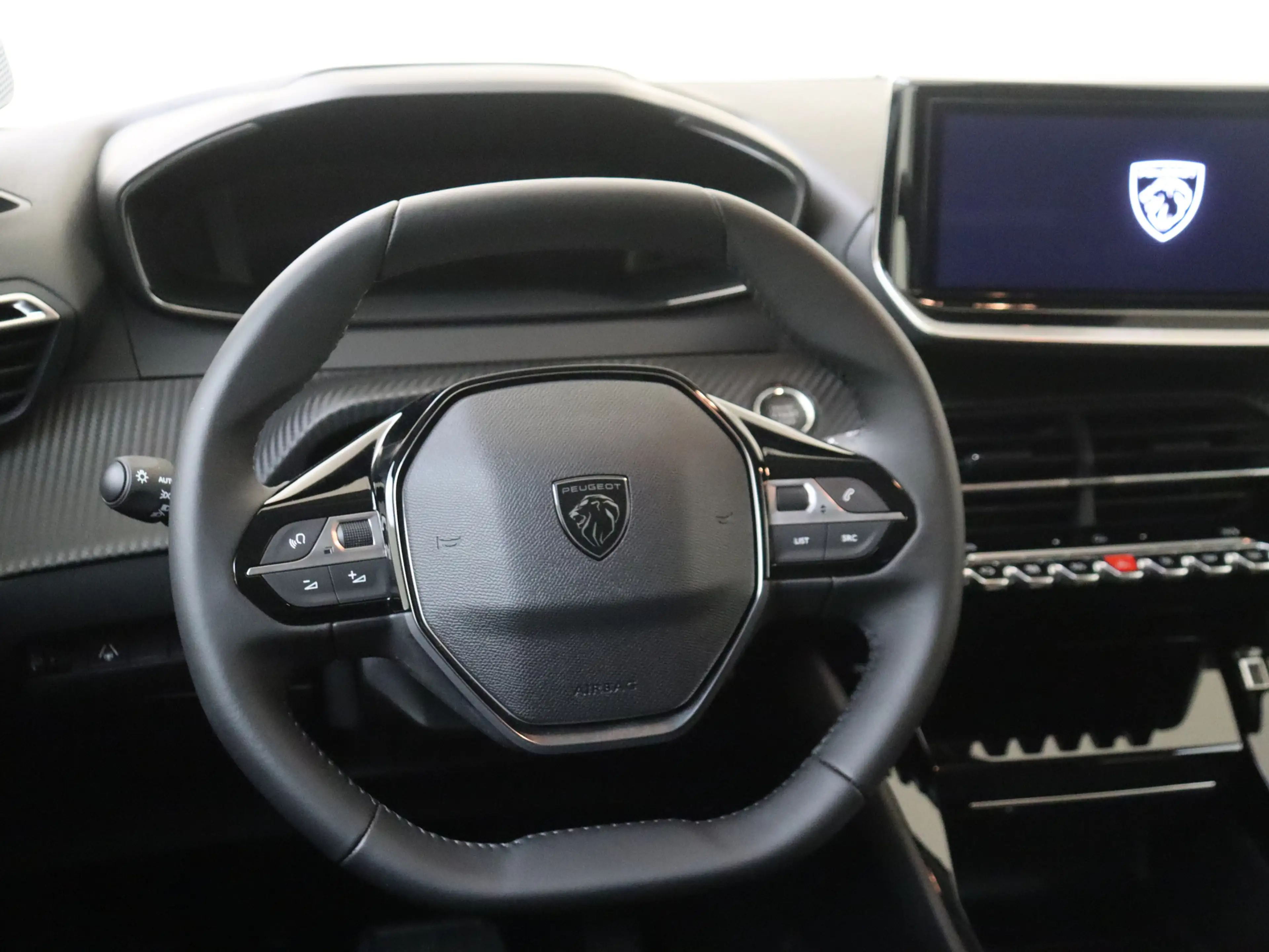 Peugeot e-208 EV Allure 50 kWh YP — photo 6