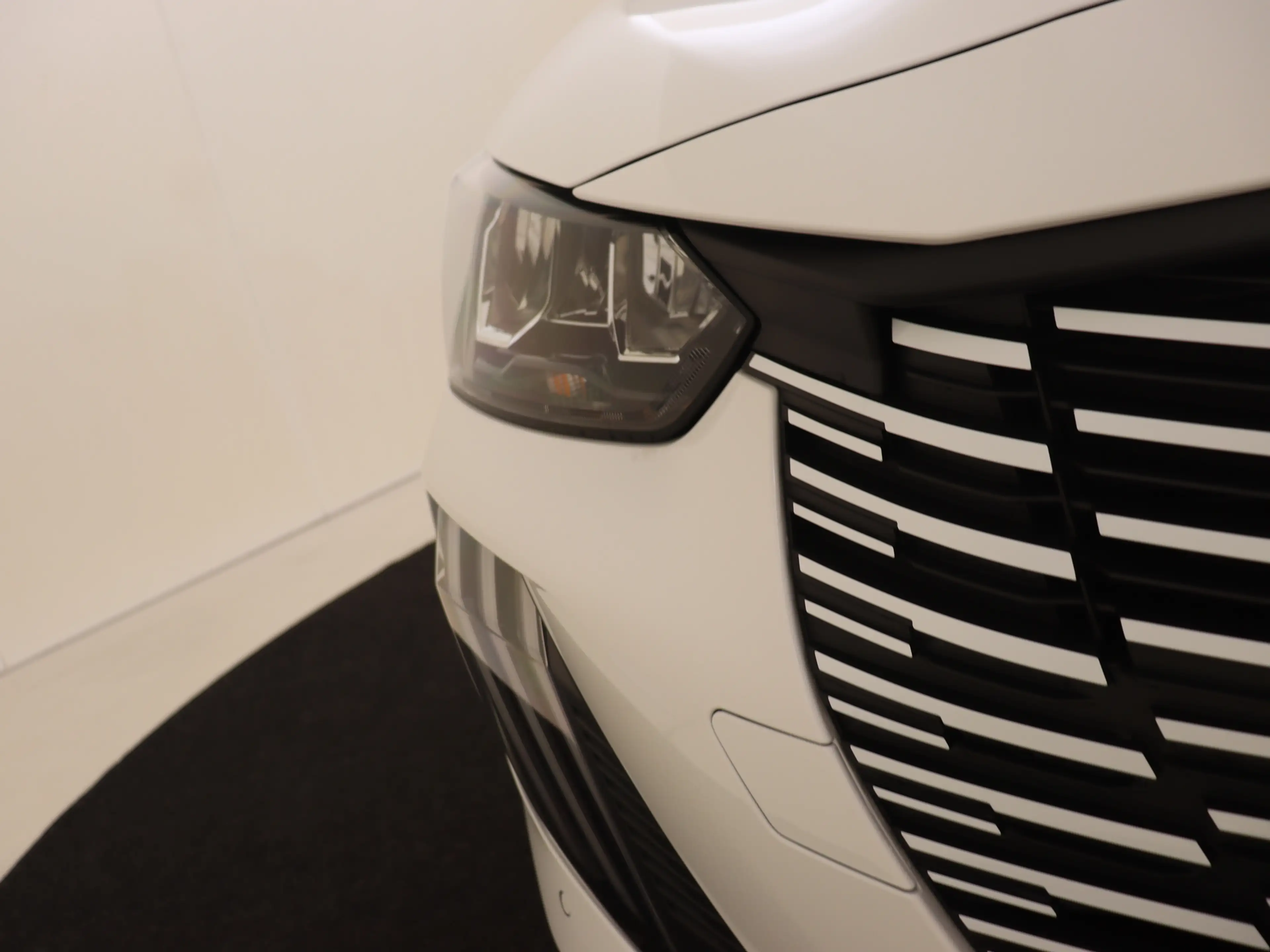 Peugeot e-208 EV Allure 50 kWh YP — photo 13