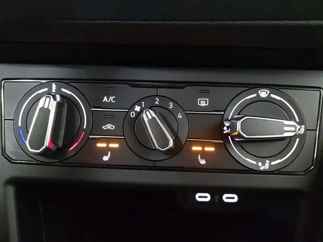 Volkswagen Polo view 24