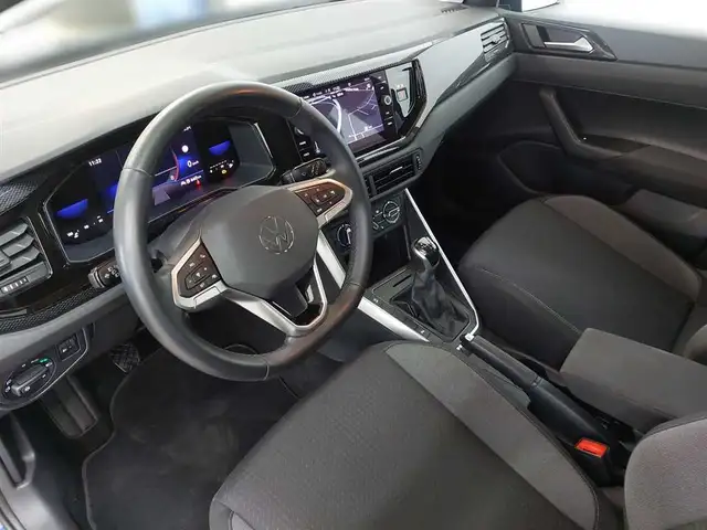 Volkswagen Polo view 8