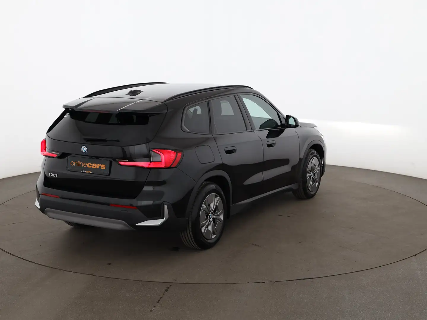 BMW iX1 xDrive30 Aut LED NAVI R-CAM SITZHZG ASSIST Schwarz - 2