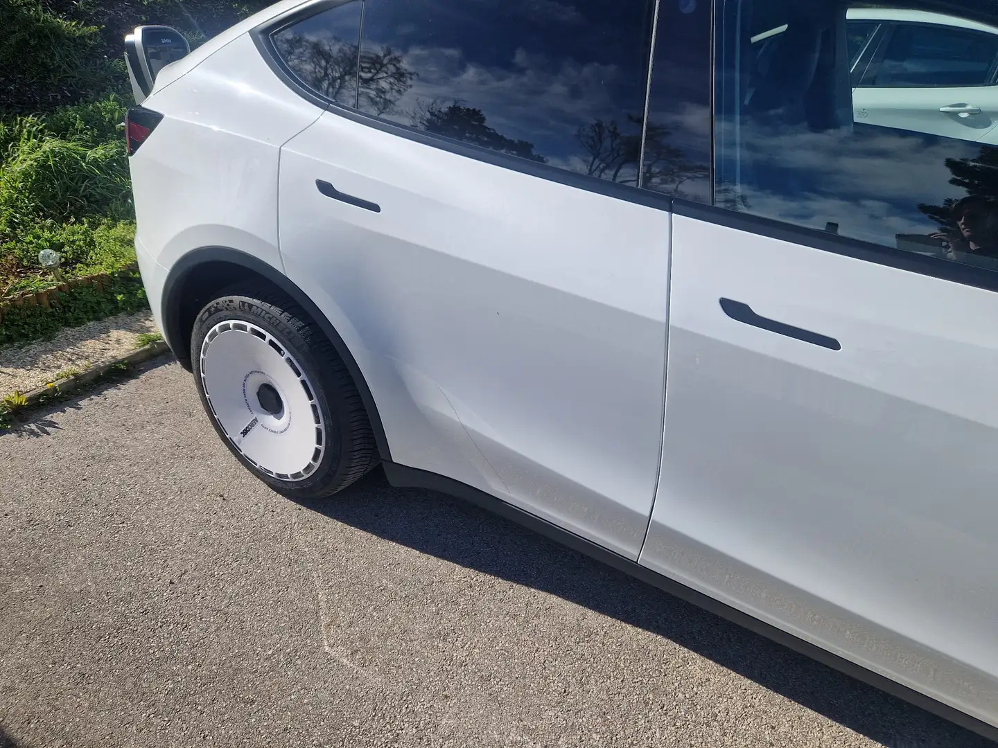Tesla Model Y Long Range AWD 75kWh - 2
