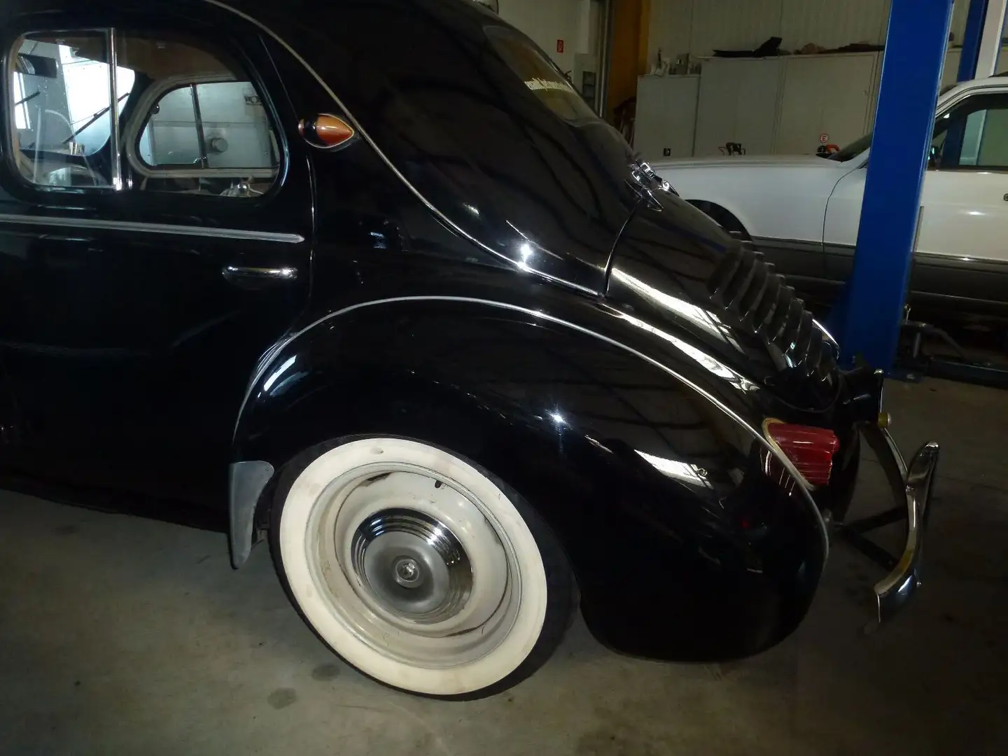 Renault 4 CV Cremeschnittchen, Originalzustand Negru - 2